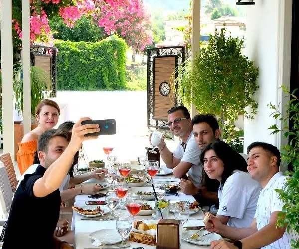 Egehan Butik 3* דליאן